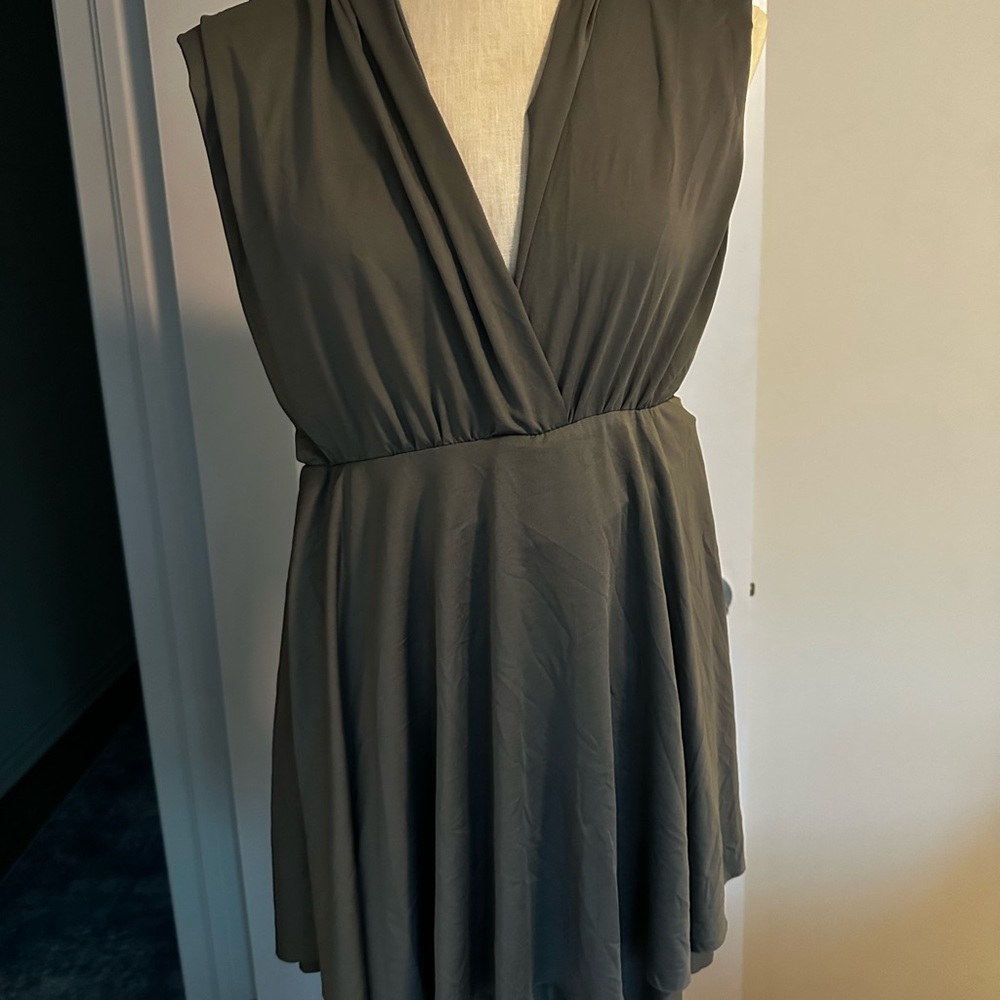 Elegant Gray Sleeveless Dress